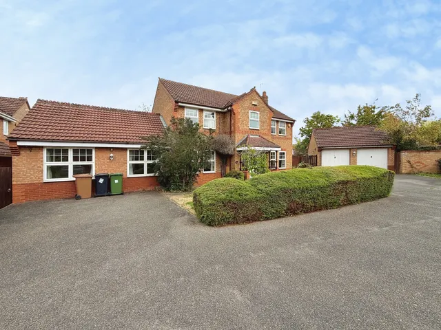 Edenfield PETERBOROUGH, PE2, photo 1