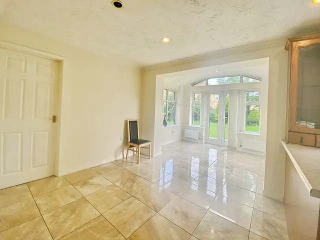 Edenfield PETERBOROUGH, PE2, photo 3