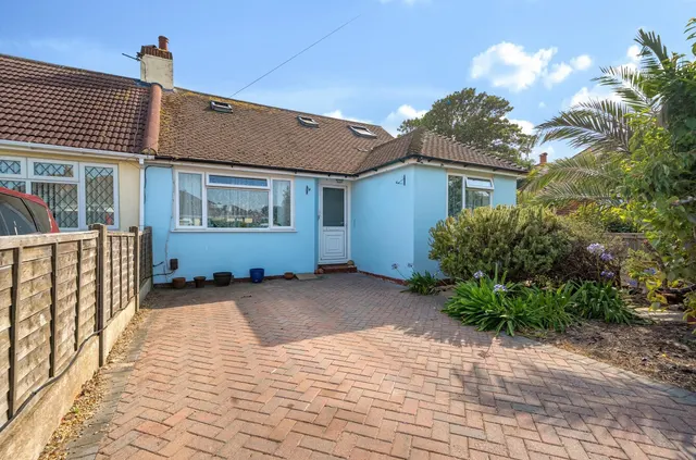 Ingleside Crescent, Lancing, BN15, photo 1