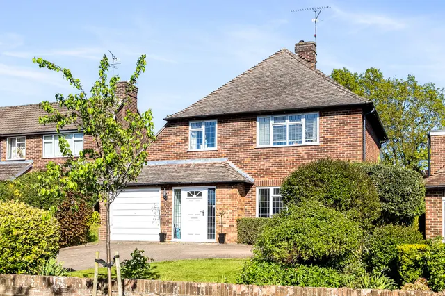 Corunna Drive, Horsham, RH13, photo 1