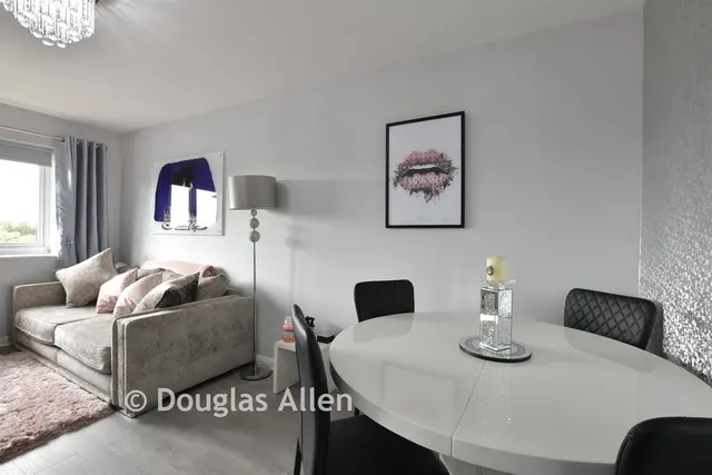 Radwinter Avenue, Wickford, SS12, photo 3