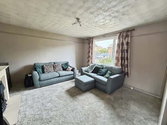 Photo 3 — Rochester Close, Alvaston, Derby