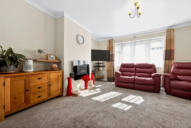 Beecroft Way, Dunstable, photo 3