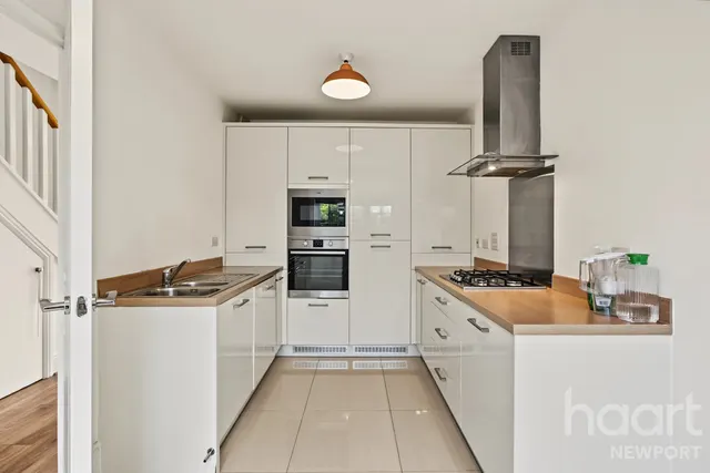 Capel Dewi Hall Road, NP20, photo 2