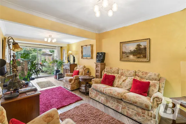 Photo 2 — Parkside Avenue, Romford, RM1