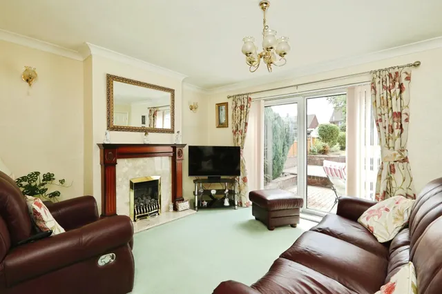 Photo 3 — Masefield Place, Worksop