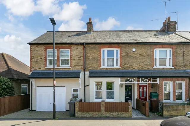 St. Georges Road, Feltham, TW13, photo 1