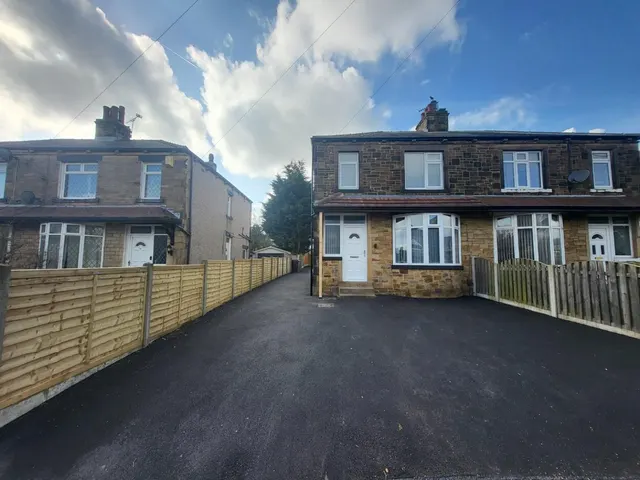 Peckover Drive, Pudsey, LS28 8EF, photo 1