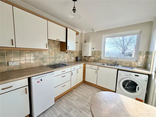 Belmore Lane, Lymington, photo 2