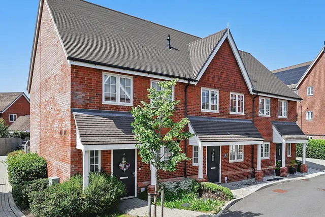 Elson Road, Horley, RH6, photo 1