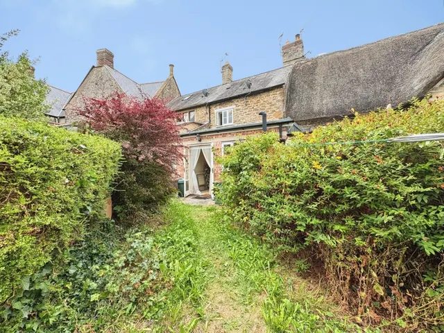 The High Street, Yetminster, DT9, photo 2