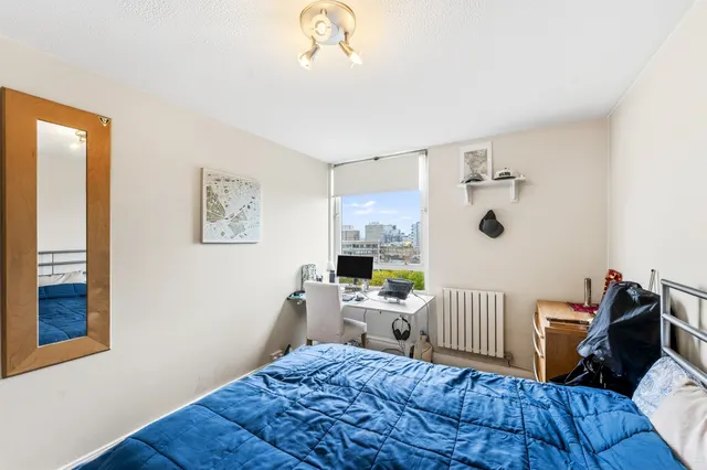 Photo 2 — Bramlands Close, London
