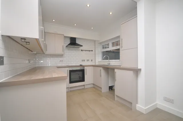 Photo 2 — 37 Bishop Road, Chelmsford, Essex, CM1 1PX