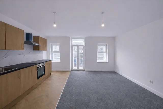 Commercial Street, Newport, NP20, photo 2
