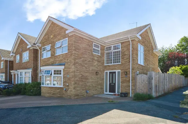 Hartfield Avenue, Elstree, WD6, photo 1
