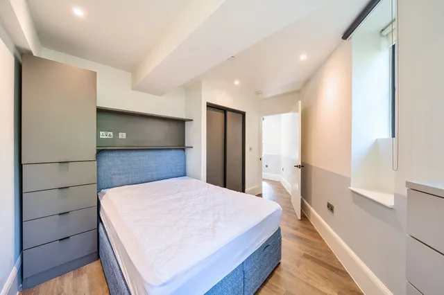 London, SE24, photo 1