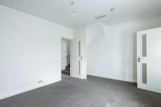Montpelier Road, Nottingham, NG7, photo 3