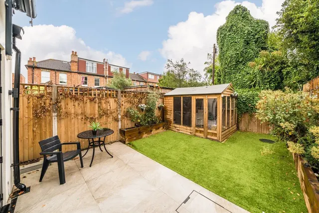 Northfield Avenue, W13, photo 1
