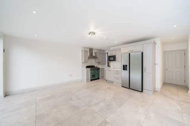 Northfield Avenue, W13, photo 2