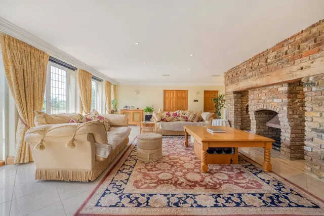 The Drive, Cheam, SM2, photo 2