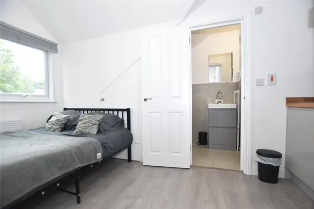 Kings Road, London, SE25, photo 3