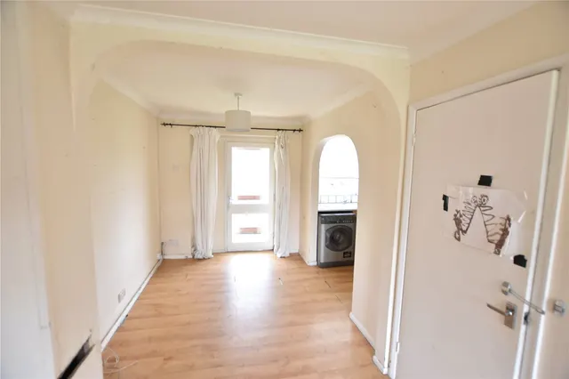 Photo 3 — Pinewood Park, Farnborough, Hampshire, GU14 9JT