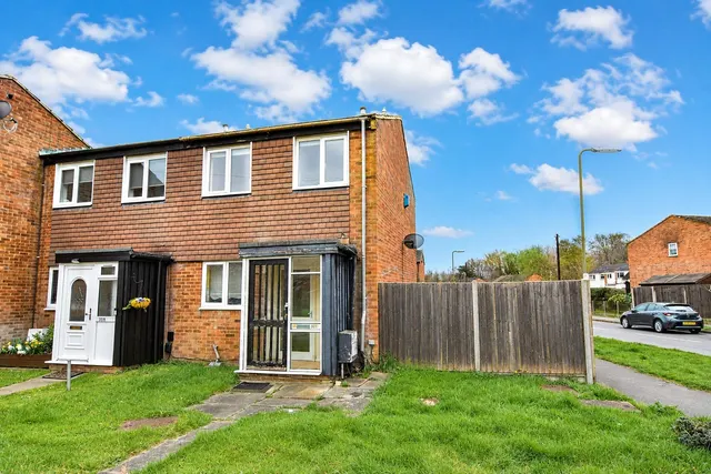 2 bedroom house — Pinewood Park, Farnborough, Hampshire, GU14 9JT