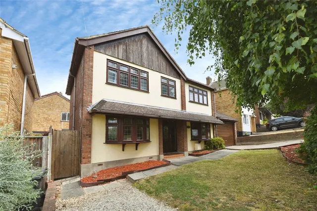 Photo 2 — Elm Drive, Rayleigh, Essex, SS6