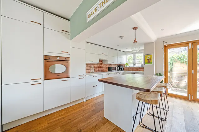 Photo 2 — Balchier Road, East Dulwich, London, SE22
