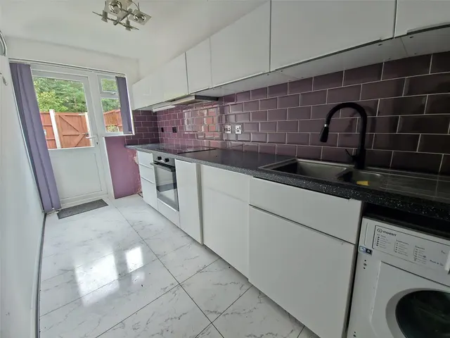 Pagette Way, Badgers Dene, RM17, photo 3