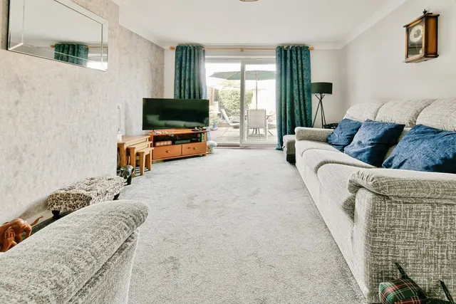 Photo 2 — Barnwell, Stevenage, Hertfordshire, SG2