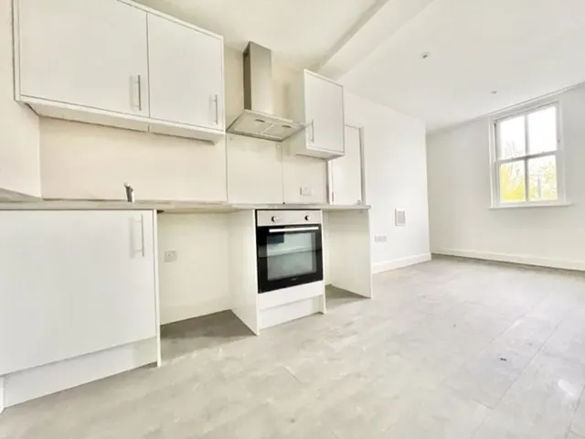 New Cross Road, London, SE14, photo 1