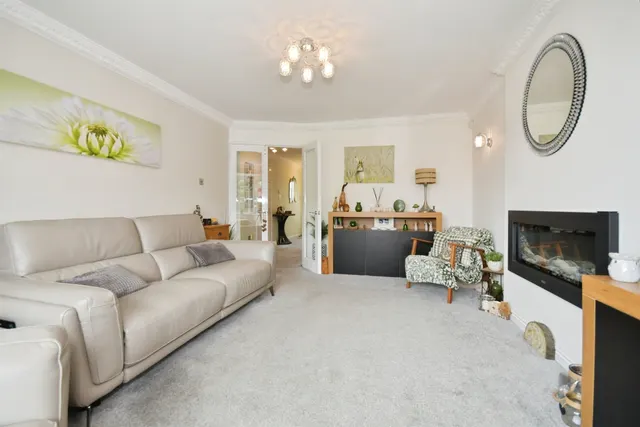 Photo 2 — Linden Crescent, Stocksbridge, Sheffield