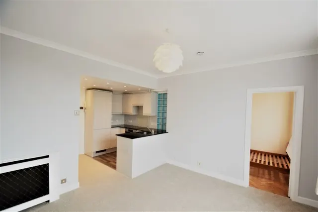 Kings Court, Hammersmith, photo 1