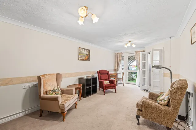 Ashley Court Chapelfields, Frodsham, photo 2