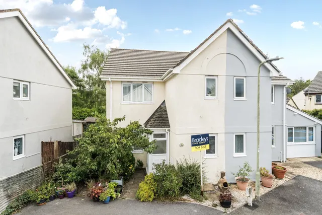 Vixen Tor Close, Okehampton, EX20