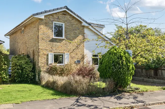 Brickmakers Road, Colden Common, SO21, photo 1