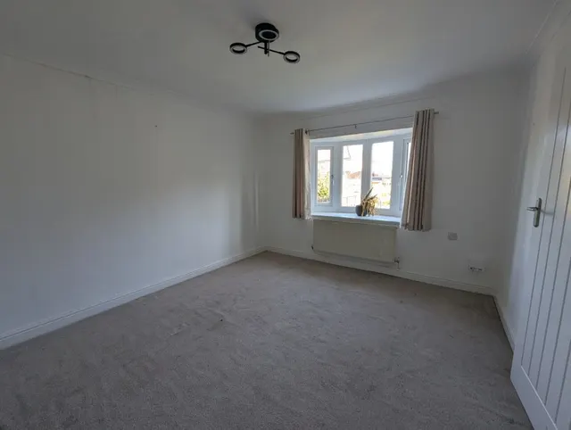 Photo 2 — Thornton Road, Brighouse