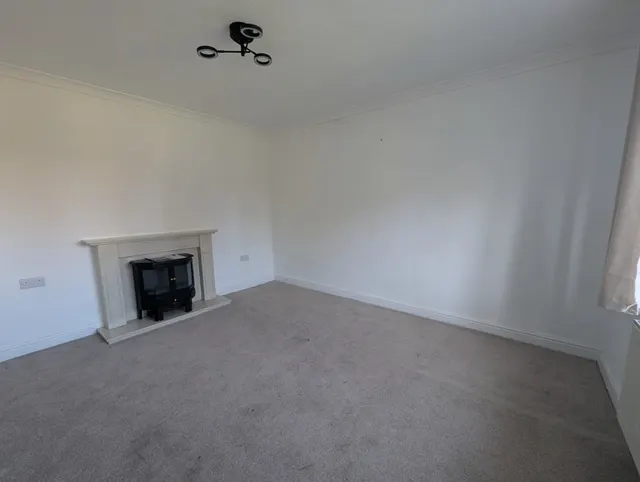 Photo 3 — Thornton Road, Brighouse