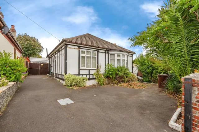 Bridges Avenue, Portsmouth, PO6, photo 2