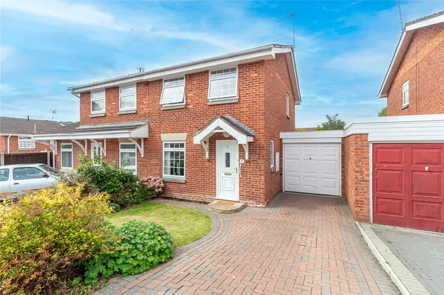 Great Barn Lane, Headless Cross, Redditch, Worcestershire, B97 5XE, photo 1