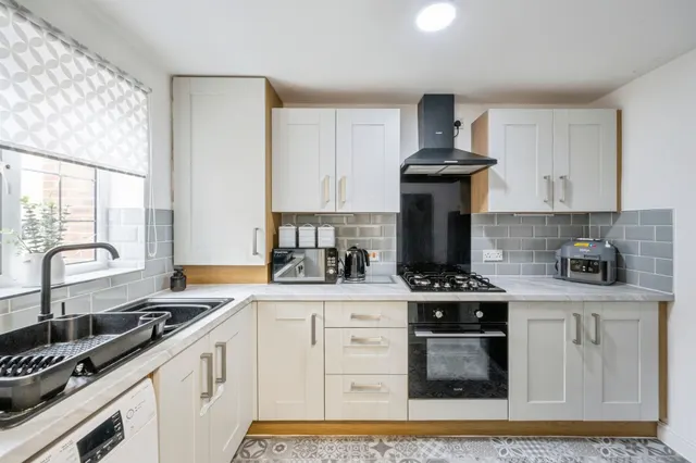 Photo 2 — Hills Close, Mexborough