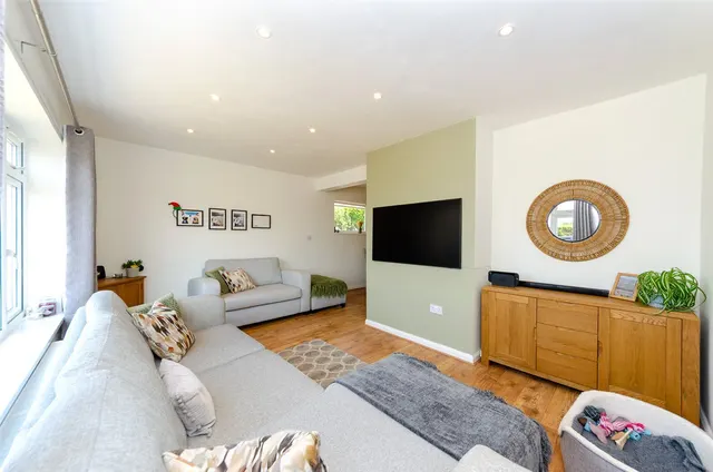 Birkdale Avenue, Colwyn Bay, LL29, photo 2