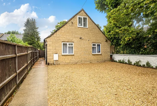 Barton Road, Oxfordshire, Headington, OX3 9JE, photo 1