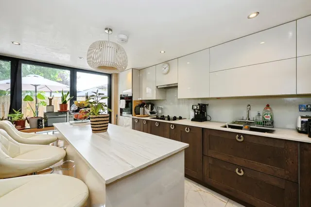 Upper Fairfield Road, Leatherhead, KT22, photo 3