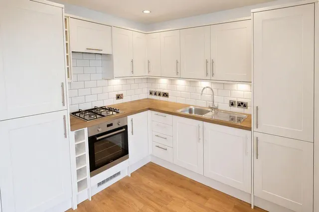 Midland Way, Thornbury, photo 2