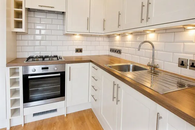 Midland Way, Thornbury, photo 3