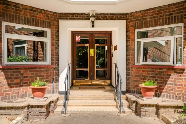 Photo 2 — Kingston Hill, Kingston upon Thames, KT2