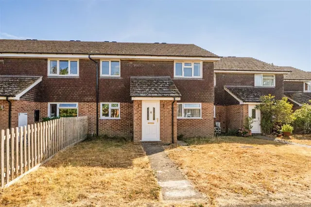 Emmer Green Court, Caversham, photo 1