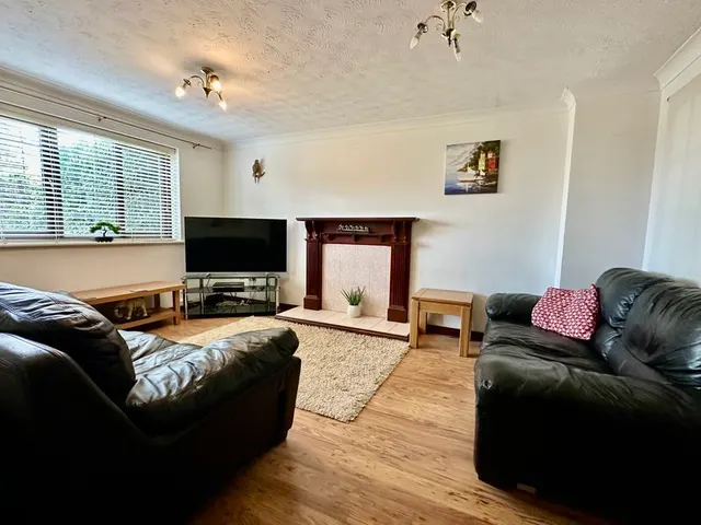 Charndon Close, Luton, LU3, photo 2
